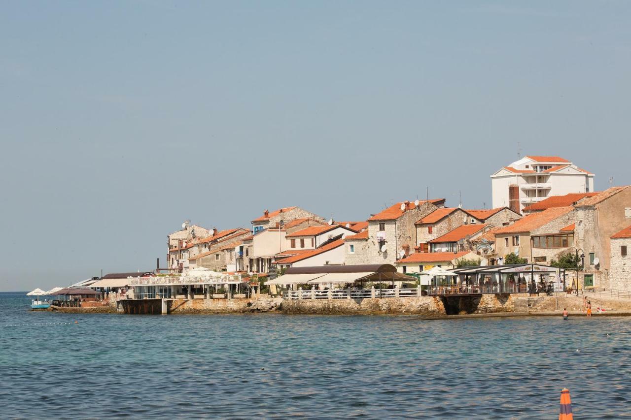 Downtown Beach Apartments Umag Dış mekan fotoğraf